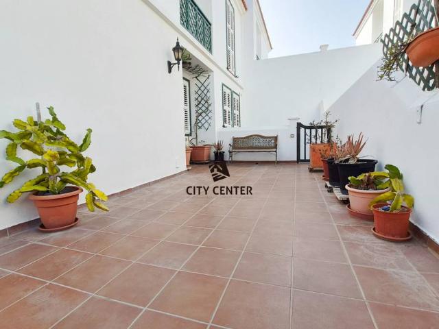 Casa adosada en Venta en Arico