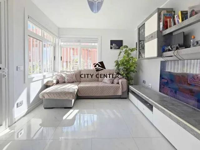 Casa adosada en Venta en Arico