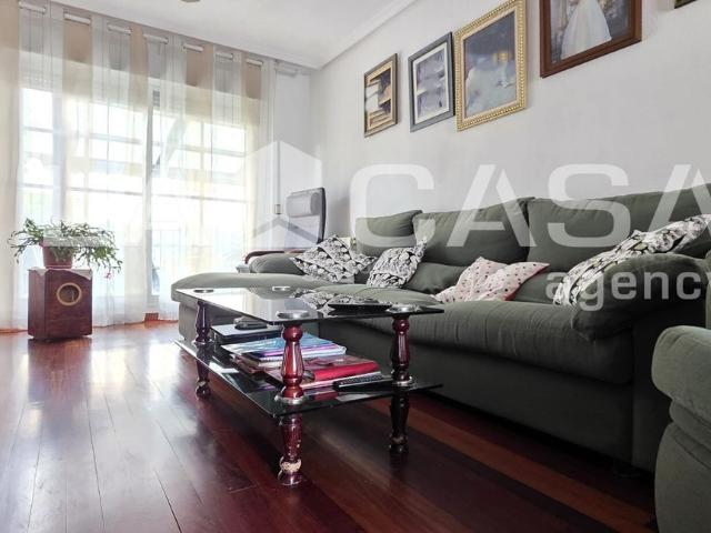 Casa adosada en venta en Arroyo de la Encomienda, La Vega. Chalet adosado de 4 plantas con jardín privado en La Vega Arroyo de la Encomienda. Casas adosadas Arroyo de la.
