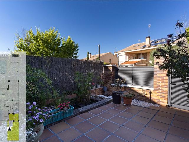 Casa adosada en venta en Arroyomolinos, La Cárcaba El Encinar Montemolinos. Chalet con piscina privada en urbanización. Casas adosadas.