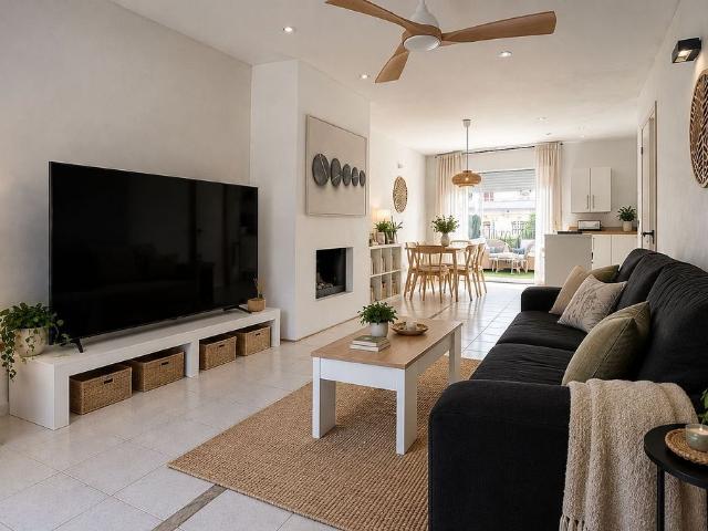 Casa adosada en venta en avenida Vilanova i la Geltrú, Cunit, de 134 m² 5 habitaciones por 265.000