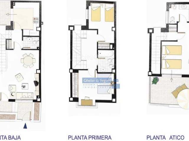 Casa adosada en Venta en Avenida de Abril 9 de Octubre