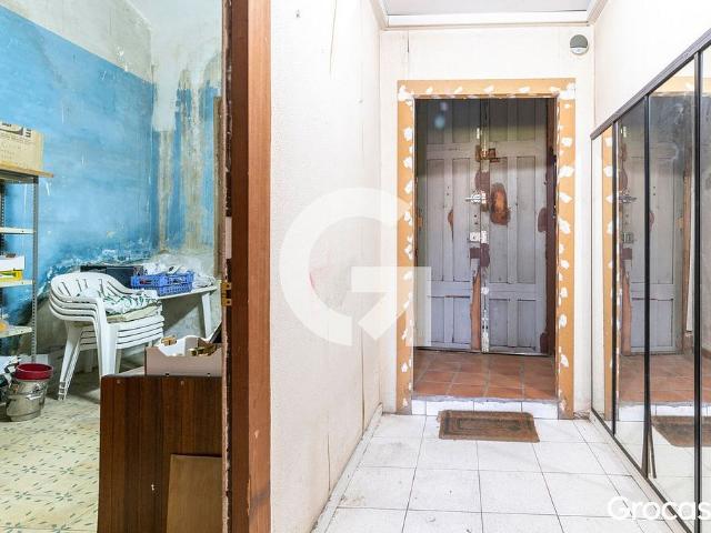 Casa adosada en venta en avenida De Barcelona, Molins de Rei, de 134 m² 3 habitaciones por 180.000