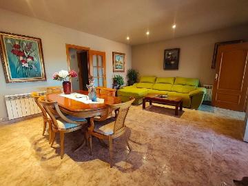 Casa adosada en venta en avenida Del Vendrell, Vilafranca del Penedès, de 160 m² 4 habitaciones por 459.500