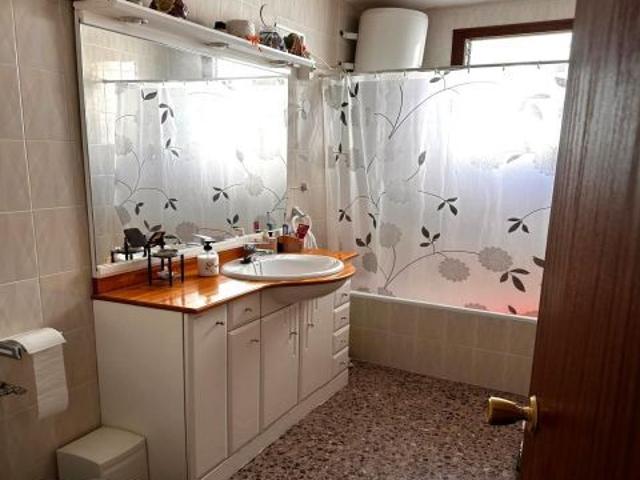 CASA ADOSADA EN VENTA EN AYODAR