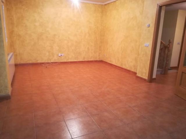 Casa adosada en Venta en Azucaica