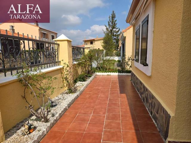 Casa adosada en Venta en Añón de Moncayo