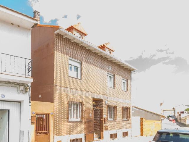 Casa adosada en venta en Añover de Tajo. CASA DE 4 PLANTAS PATIO PARCELA DE 66 M2 EN AÑOVER DE TAJO TOLEDO. Casas adosadas Añover de.