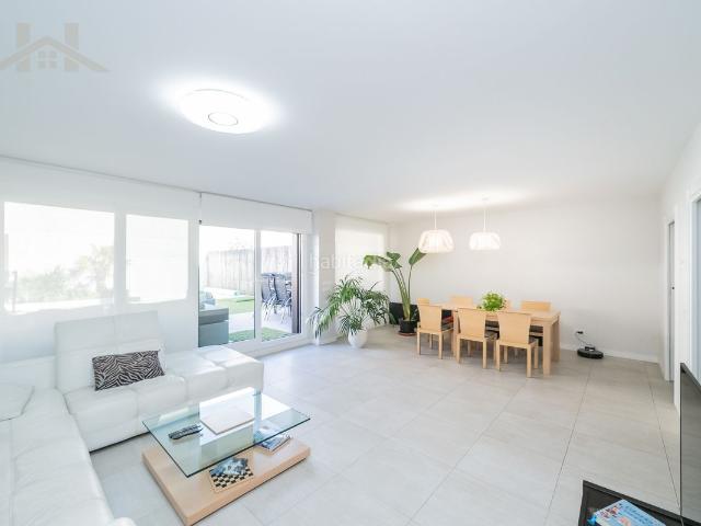 Casa adosada en venta en Boadilla del Monte, Cortijo sur. ESPECTACULAR CHALET ADOSADO EN URBANIZACION PRIVADA. Casas adosadas Boadilla del.
