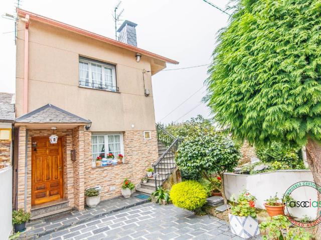 Casa adosada en Venta en Boal