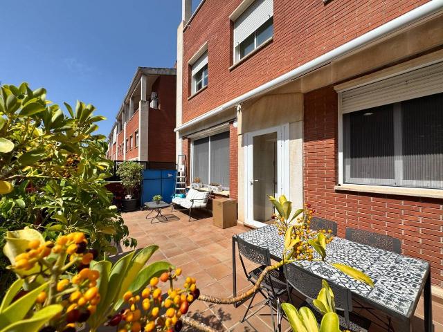 Casa adosada en Venta en Bòbiles