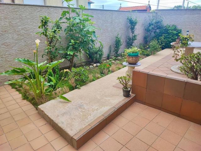 Casa adosada en venta en Boiro. Casas adosadas.