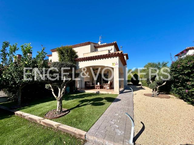 Casa adosada en Venta en Bonmont Terres Noves