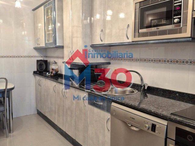 Casa adosada en Venta en Bayas Polígono