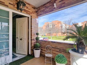 Casa adosada en venta en Badajoz, Valdepasillas La Paz Huerta Rosales. ADOSADO UNIFAMILIAR CON ZONAS COMUNES AJARDINADAS Y PISCINA, EN HUERTA ROSALES BADAJOZ. Casas adosadas.