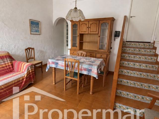 Casa adosada en venta en Badalona, Centre. CASA EN PLENO CENTRO DE BADALONA CON PATIO PRIVADO Y GRAN POTENCIAL. Casas adosadas.