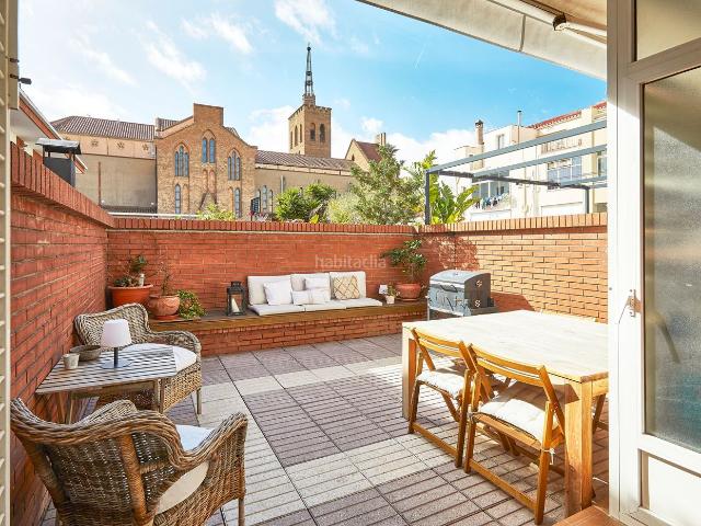 Casa adosada en venta en Badalona, Centre. ¿Quieres vivir a pocos metros del mar? Tenemos la casa que estás buscando. Casas adosadas.