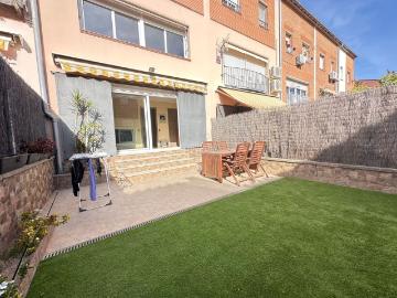 Casa adosada en venta en Badalona, Bufalà. Casa Chalet en venta Bufalá Badalona. Casas adosadas.