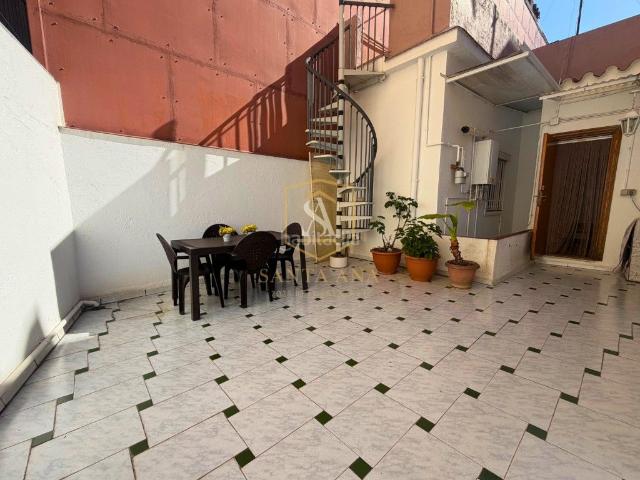 Casa adosada en venta en Badalona, Bufalà. Exclusiva propiedad en Bufalà! Lista para entrar a vivir. Casas adosadas.