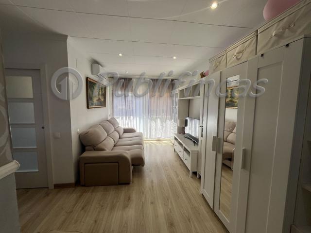 Casa adosada en venta en Badalona, Llefià. CASA EN LLEFIA. Casas adosadas.
