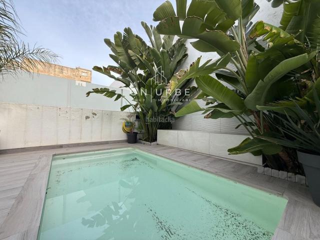 Casa adosada en venta en Badalona, Progrés Pep Ventura. Precioso chalet adosado recién reformado con piscina a tan solo 5 minutos de la playa!. Casas adosadas.