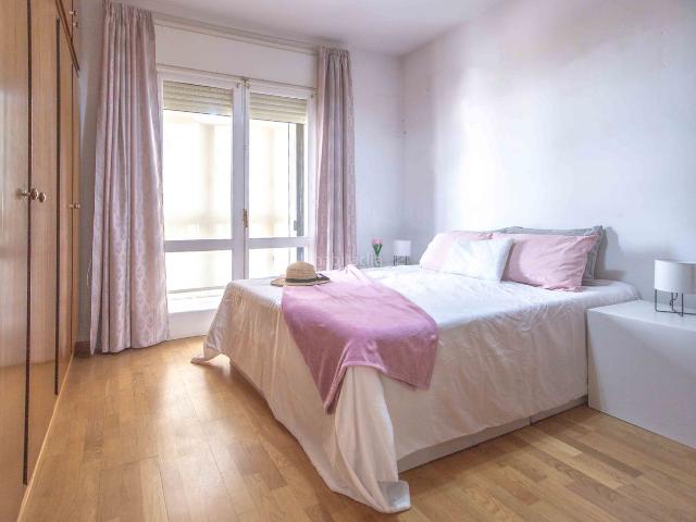 Casa adosada en venta en Balaguer. Acogedora Casa de 4 habitaciones, terraza y garaje, en el centro de Balaguer. Casas adosadas.