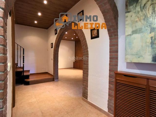 Casa adosada en venta en Balaguer. Exclusividad, confort y amplitud en una de las zonas más cotizadas de Balaguer. Casas adosadas.