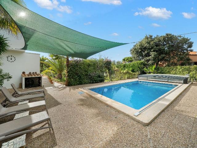 Casa en venta en Baleares Son Servera, Costa dels Pins. Villa de 468 m2 en Costa de los Pinos a 50 m del mar. Casas Son.