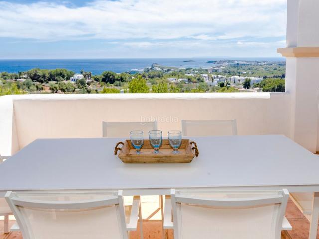 Casa adosada en venta en Baleares Santa Eulària, Sant Carles. Casa adosada con vistas panorámicas al mar y piscina en Cala Llenya, Santa Eulària, Ibiza. Casas adosadas Santa.