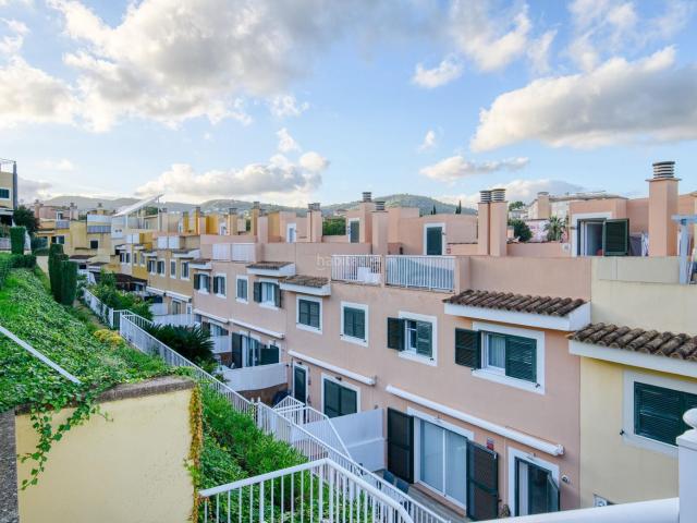 Casa adosada en venta en Baleares Palma de Mallorca, Son Xigala. Adosado de 3 dormitorios con piscina y garaje en la codiciada zona de colegios de Palma. Casas adosadas Palma de.