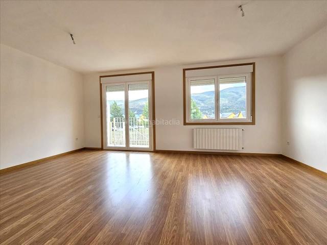 Casa adosada en venta en Barco de Valdeorras O. Casas adosadas Barco de Valdeorras.