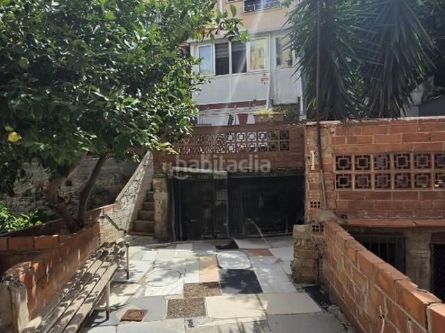Casa adosada en venta en Barcelona, Carmel. ? ¡Una casa única con terrazas y solárium en la zona alta de El Carmel!. Casas adosadas.