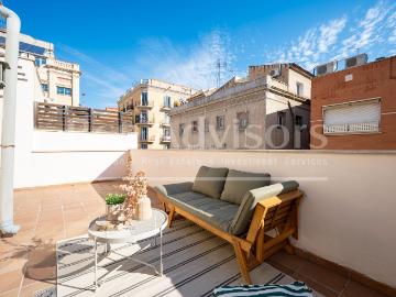 Casa adosada en venta en Barcelona, El Camp d´en Grassot i Gràcia Nova. Maravillosa casa con terraza y garaje en Gracia. Casas adosadas.