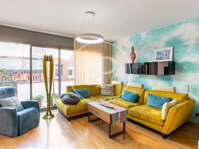 Casa adosada en venta en Barcelona, El Camp de l´Arpa del Clot. Casa en venta en Camp de lArpa. Casas adosadas.