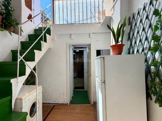 Casa adosada en venta en Barcelona, El Camp de l´Arpa del Clot. CASA INDEPENDIENTE CON PATIO Y TERRAZA EN EL CLOT. Casas adosadas.