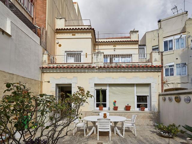 Casa adosada en venta en Barcelona, Guinardó. CASA EN VENTA EN BARCELONA GUINARDO. Casas adosadas.