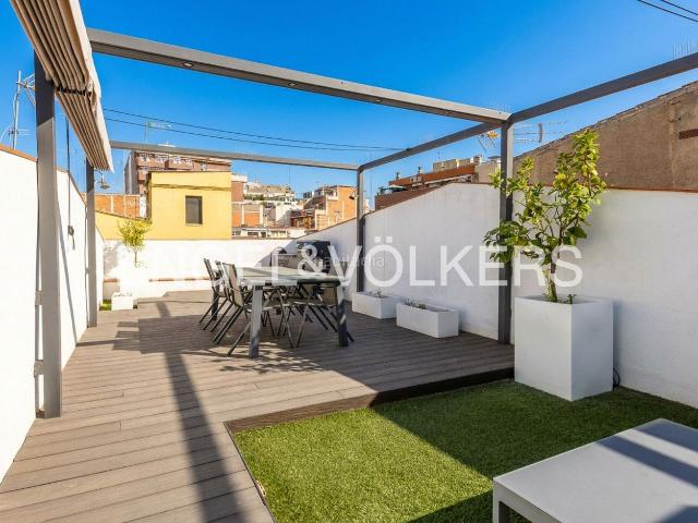 Casa adosada en venta en Barcelona, Sant Andreu de Palomar. Casa de 4 dormitorios y gran terraza de 50 m, en Sant Andreu. Casas adosadas.