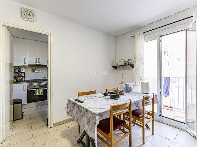Casa adosada en venta en Barcelona, Sant Andreu de Palomar. Bonita Casa con dos pisos para inversores. Casas adosadas.