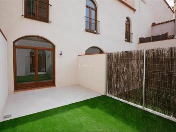 Casa adosada en venta en Barcelona, Sant Andreu de Palomar. Vivienda unifamiliar de 3 habitaciones en Can Barbosa, c Gordi, Sant Andreu, Barcelona. Casas adosadas.