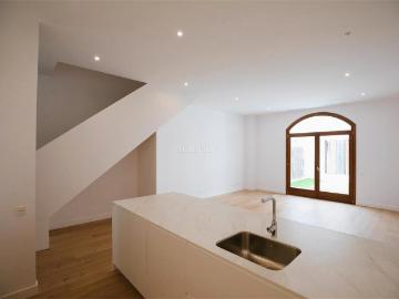 Casa adosada en venta en Barcelona, Sant Andreu de Palomar. Vivienda unifamiliar de 3 habitaciones en Can Barbosa, c Gordi, Sant Andreu, Barcelona. Casas adosadas.
