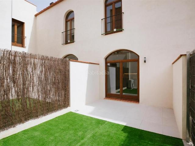 Casa adosada en venta en Barcelona, Sant Andreu de Palomar. Vivienda unifamiliar de 3 habitaciones en Can Barbosa, c Gordi, Sant Andreu, Barcelona. Casas adosadas.