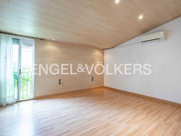 Casa adosada en venta en Barcelona, Vilapicina Torre Llobeta. Propiedad Única con jardín privado. Casas adosadas.