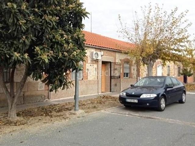 Casa adosada en venta en Barcience. Casas adosadas.
