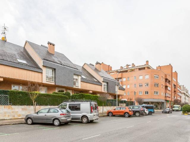 Casa adosada en Venta en Barañáin / Barañain