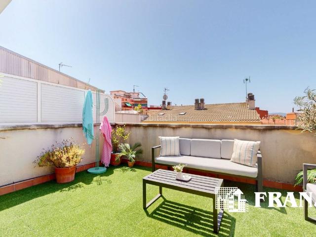 Casa adosada en venta en Barberà del Vallès, Barri Antic. FRANJO S.A vende CASA ADOSADA de 204 m2 en el CASCO ANTIGUO. Casas adosadas Barberà del.