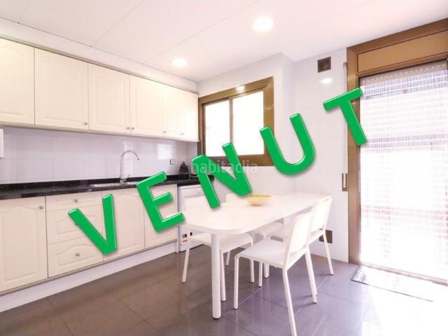 Casa adosada en venta en Barberà del Vallès, La Romànica. Impresionante Adosado en Barbera del Vallès Espacios Amplios y Comodidades Modernas. Casas adosadas Barberà del.