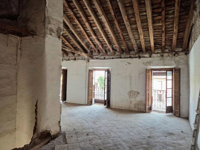 Casa adosada en venta en Bargas. CASA EN EL CENTRO DE BARGAS. Casas adosadas.