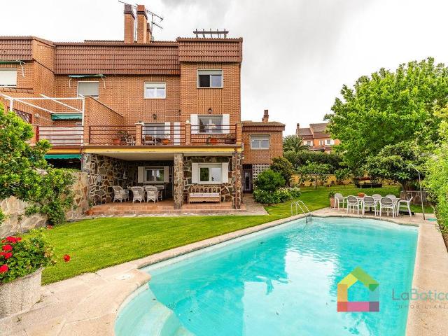 Casa adosada en Venta en Bargas