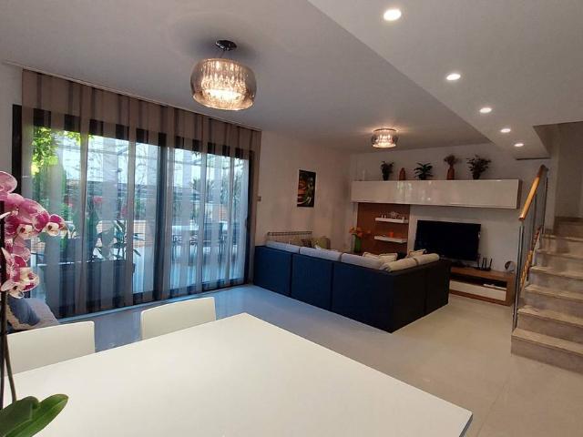 Casa adosada en Venta en Barenys
