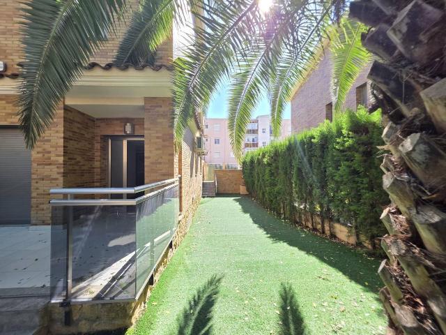 Casa adosada en Venta en Barenys